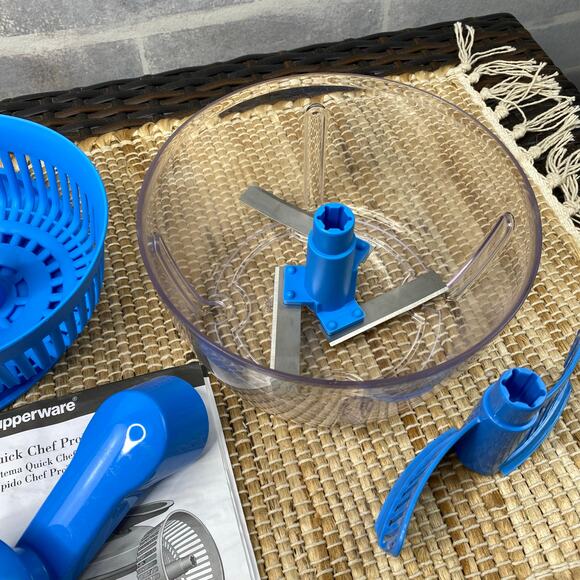 Tupperware Quick Chef Pro System Manual Food Processor, Chop, Mix, Whisk, Seal - Picture 7 of 13